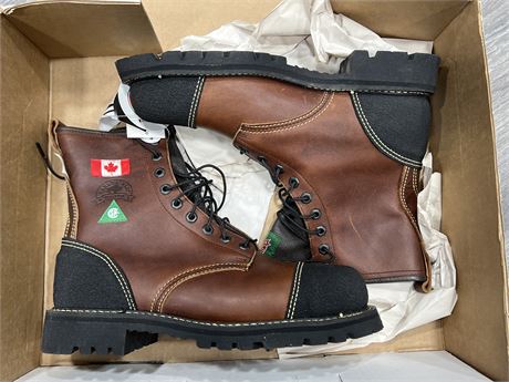HIGH VALUE NOS CANADA WEST BOOTS CO. STEEL TOE WORK BOOTS - SIZE 9.5