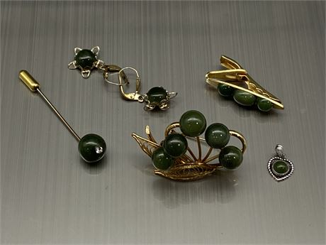 COLLECTIONS OF VINTAGE JADE JEWELRY