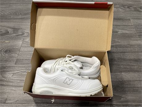 NEW NEW BALANCE RUNNING SHOES SIZE 8