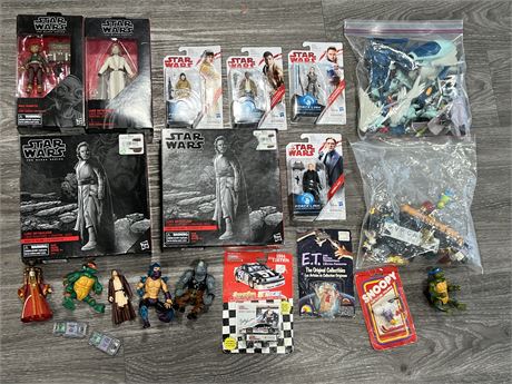 LOT OF FIGURES & TOYS - MOSTLY STAR WARS