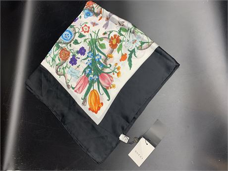 GUCCI TAGED SCARF (UNSURE OF AUTHENTICITY)
