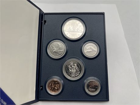 1986 ROYAL CANADIAN MINT COIN SET IN CASE