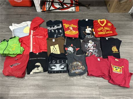 CLOTHING LOT - INCLUDES VINTAGE & BAND TEES - MOSTLY SMALLER SIZES