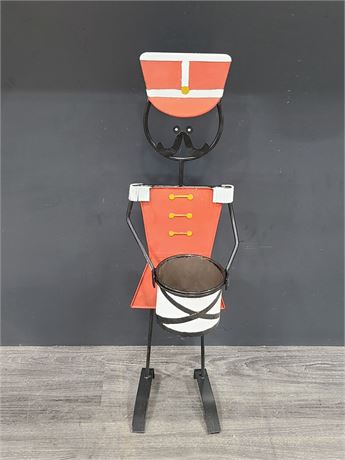 METAL TOY SOLDIER PLANT HOLDER (30.5")