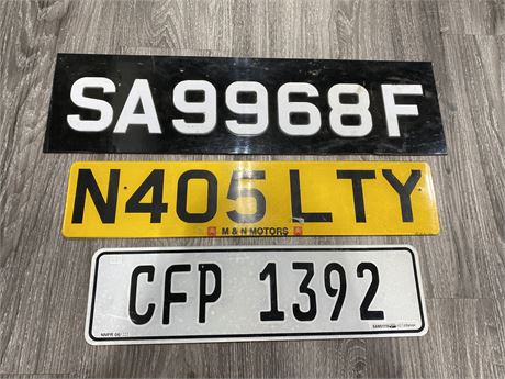 3 FOREIGN LICENSE PLATE DECOR