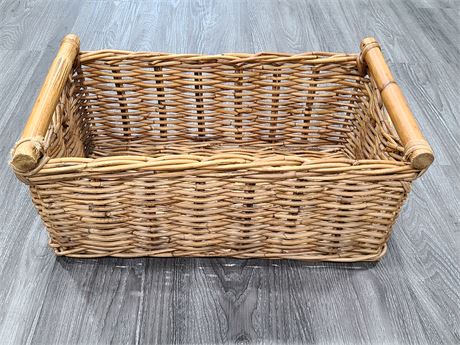 VINTAGE BAMBOO AND RATTAN BASKET (22"x12"Dm - 8"H)
