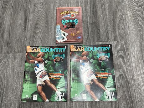 3 VANCOUVER GRIZZLIES BEAR COUNTRY MAGAZINES / MEDIA GUIDES