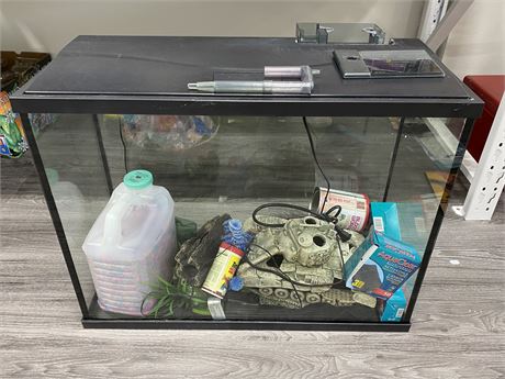 35 GAL FISH TANK WITH ALL ACCESSORIES (12”x30”x22.5”)