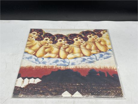 THE CURE - JAPANESE WHISPERS - EXCELLENT (E)