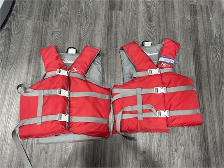 2 STEARNS ADULT UNIVERSAL LIFE JACKETS (LIKD NEW; 1 RARELY WORN/OTHER NEW)