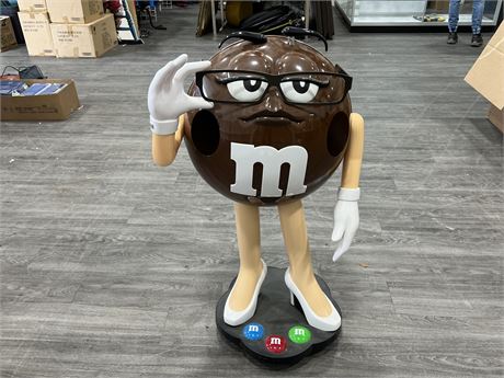 ROLLING M&M STORE DISPLAY (40” tall)