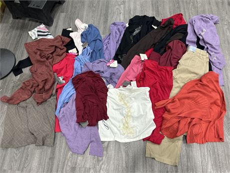 APPROX 30+ NEW W/TAGS DENVER HAYES WOMENS CLOTHING - MOST RETAIL 20-40$