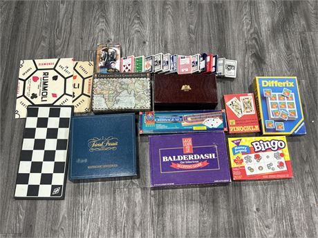 LOT OF VINTAGE BOARD GAMES AND ECT