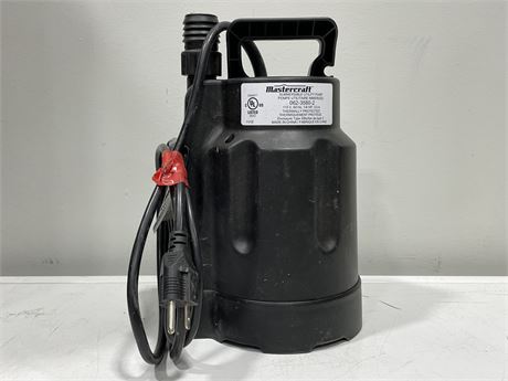 1/4 HP SUBMERSIBLE 1” PUMP IN NEW CONDITION - MASTERCRAFT