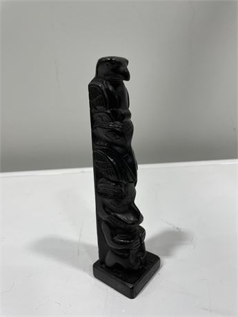 EARLY UNSIGNED ARGILLITE TOTEM POLE 7” TALL
