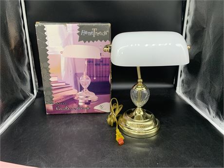HOME TRENDS BANKERS LAMP WHITE & CRYSTALS