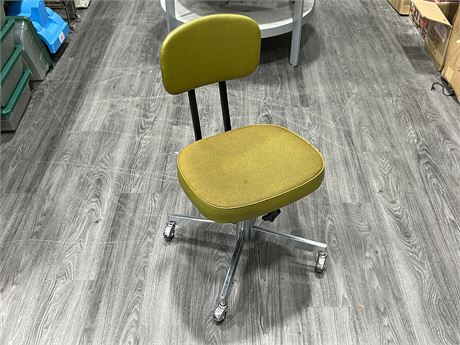 1960s ROLLING UPHOLSTERED OFFICE CHAIR