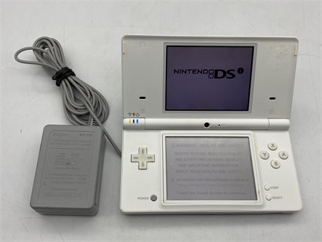 WHITE NINTENDO DS W/CHARGER (Works)