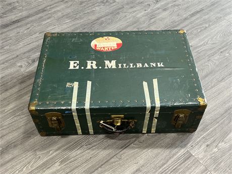 VINTAGE E.R. MILLBANK CP TRAVEL CASE (30” wide)