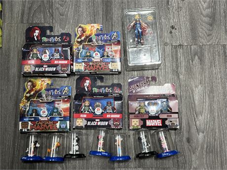 LOT OF MARVEL / DISNEY COLLECTABLES