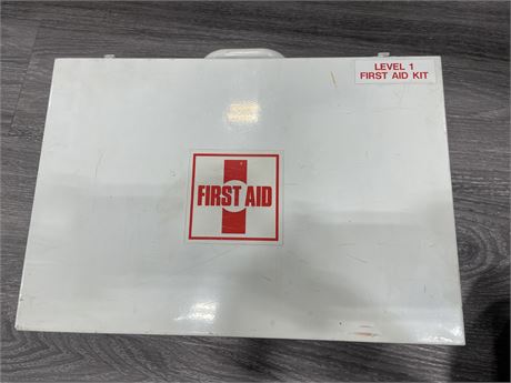 LEVEL 1 FIRST AID KIT WITH CONTENTS