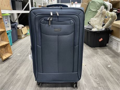 (NEW WITH TAGS) PERRY ELLIS SUITCASE