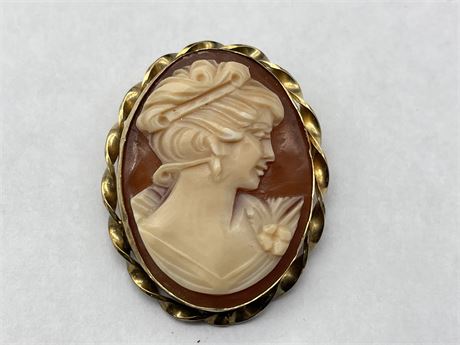 ANTIQUE SIGNED SHELL CAMEO BROACH (1.5”)