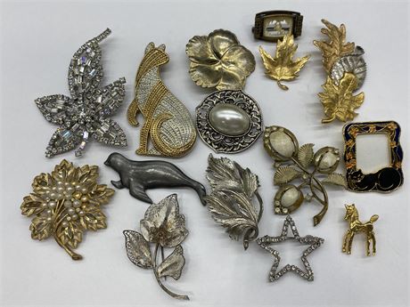 15 VINTAGE BROOCHES