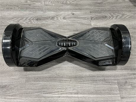 CRUZERS HOVERBOARD/BLUETOOTH SPEAKER W/CHARGER (WORKS)
