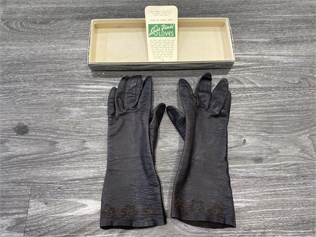 VINTAGE NEW IN BOX LADYS BLACK LEATHER GLOVES - SIMPSON’S BY LOUIS FISCHL