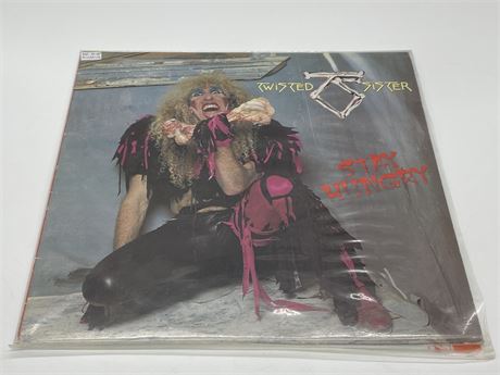 TWISTED SISTER - STAY HUNGRY - VG (slightly scratched)