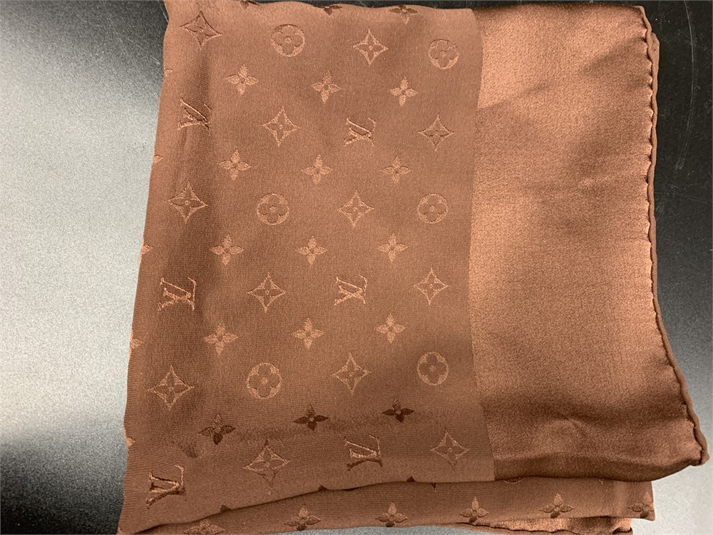 Urban Auctions - LOUIS VUITTON CHOCOLATE SCARF