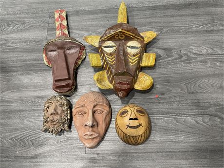 LOT OF 5 MASKS MADE OF WOOD, CLAY, ETC