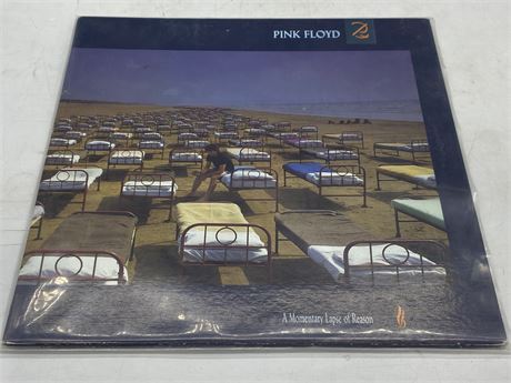 PINK FLOYD - A MOMENTARY LAPSE OF REASON - VG+ (1987, slightly scratched)