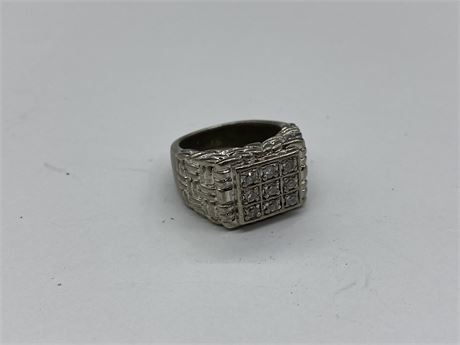 LARGE STERLING MENS RING - SIZE 9.25