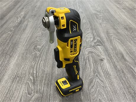 DEWALT CORDLESS MULTI-TOOL (NO CHARGER / BATTERY)