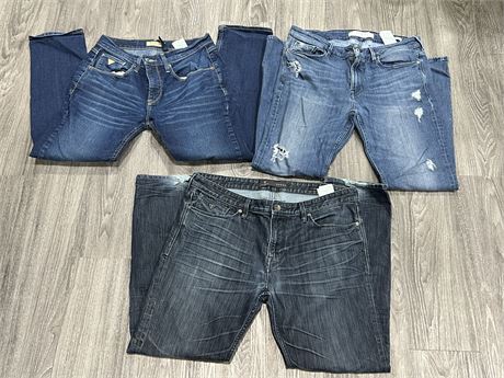 3 PAIRS OF MENS GUESS JEANS