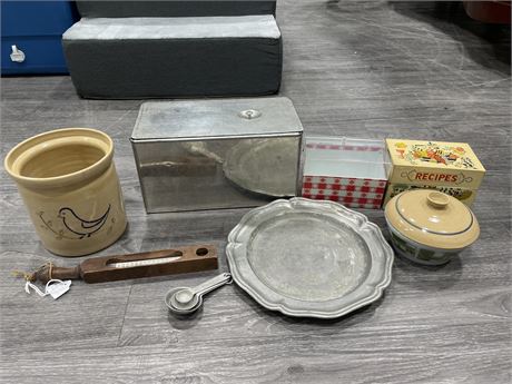 LOT OF VINTAGE KITCHENWARE INCLUDING SMALL FIRE-KING BOWL, RECIPE BINS, ETC