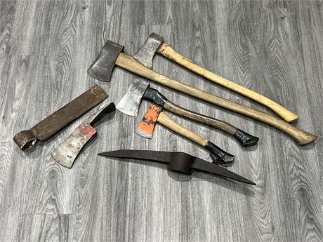 LOT OF AXES / MISC
