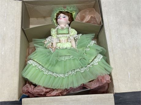 VINTAGE MADAME ALEXANDER DOLL MORISOT 2236 NEW IN BOX (MADE IN NEW YORK)