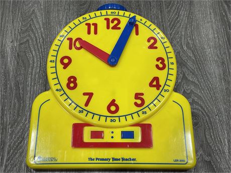NEW LEARNING RESOURCES - THE PRIMARY TIME TEACHER (14.5”X13”)