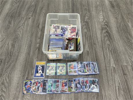 LOT OF SPORTS CARDS - LOTS IN TOP LOADERS