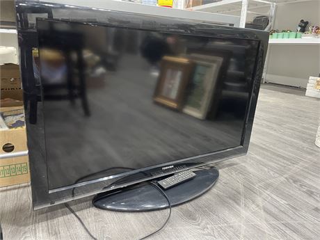 TOSHIBA 40” FLATSCREEN HDMI TV