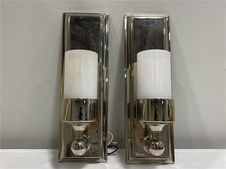 PAIR OF CHROME SCONCE LIGHT FIXTURES