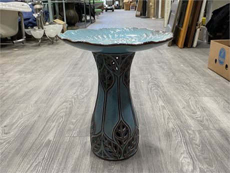 LED TURQUOISE BIRD BATH OR PLANT STAND - 15’ X 18’