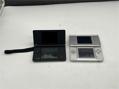 2 NINTENDO DS’ - WORKS, NO CORDS (Silver one is as is)