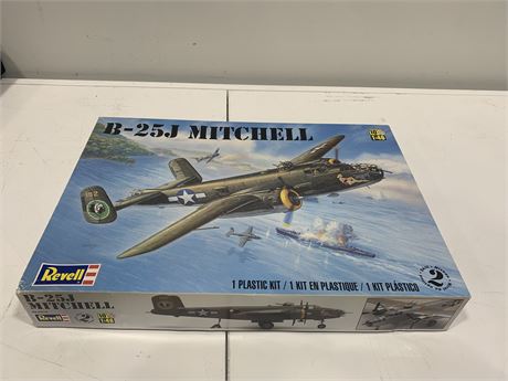 B-25J MITCHELL MODEL PLANE