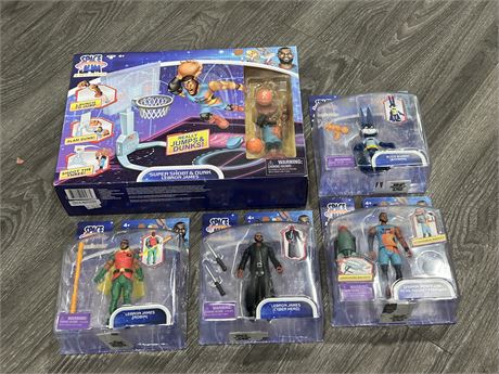 SPACE JAM A NEW LEGACY FIGURES NEW IN PACKAGE