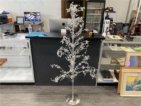 SILVER TREE WITH METAL BASE (60”)