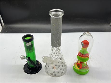 3 BONGS - 2 ARE NEW - ALIEN ONE IS USED (Tallest is 11”)